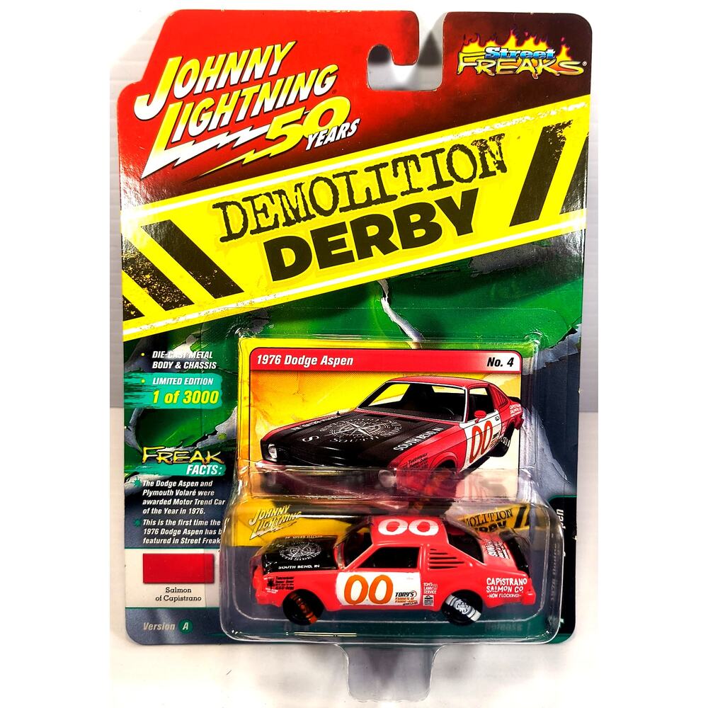 Johnny Lightning Demolition Derby 1976 DODGE ASPEN, New, See Pics/Description!